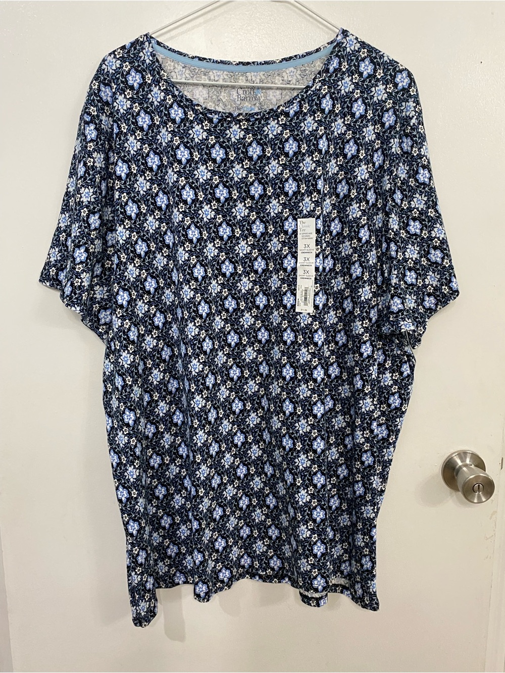 Croft and Barrow The Classic Tee, Navy Floral Short Sleeve Tee, size 3X, new!